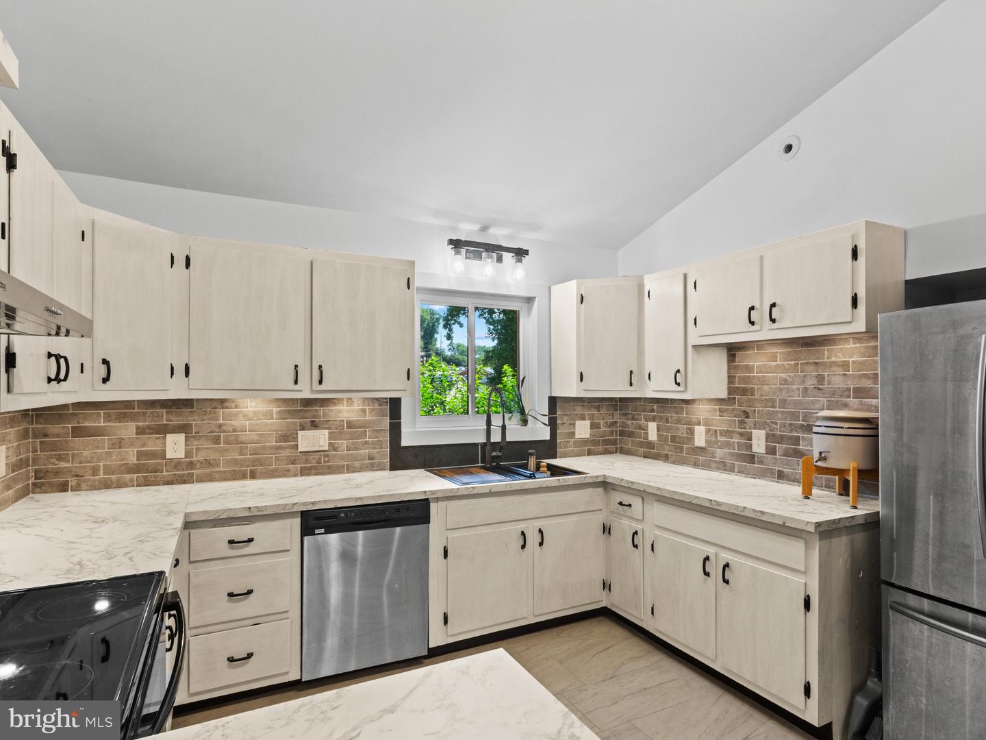 1811 Clayton Dr Property Photo 19