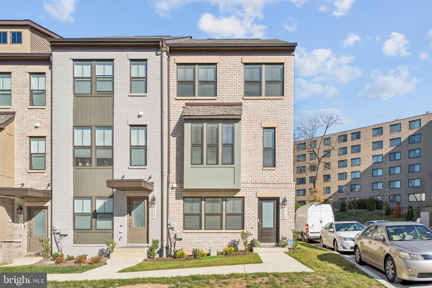 6025 Soho Way Property Photo 1