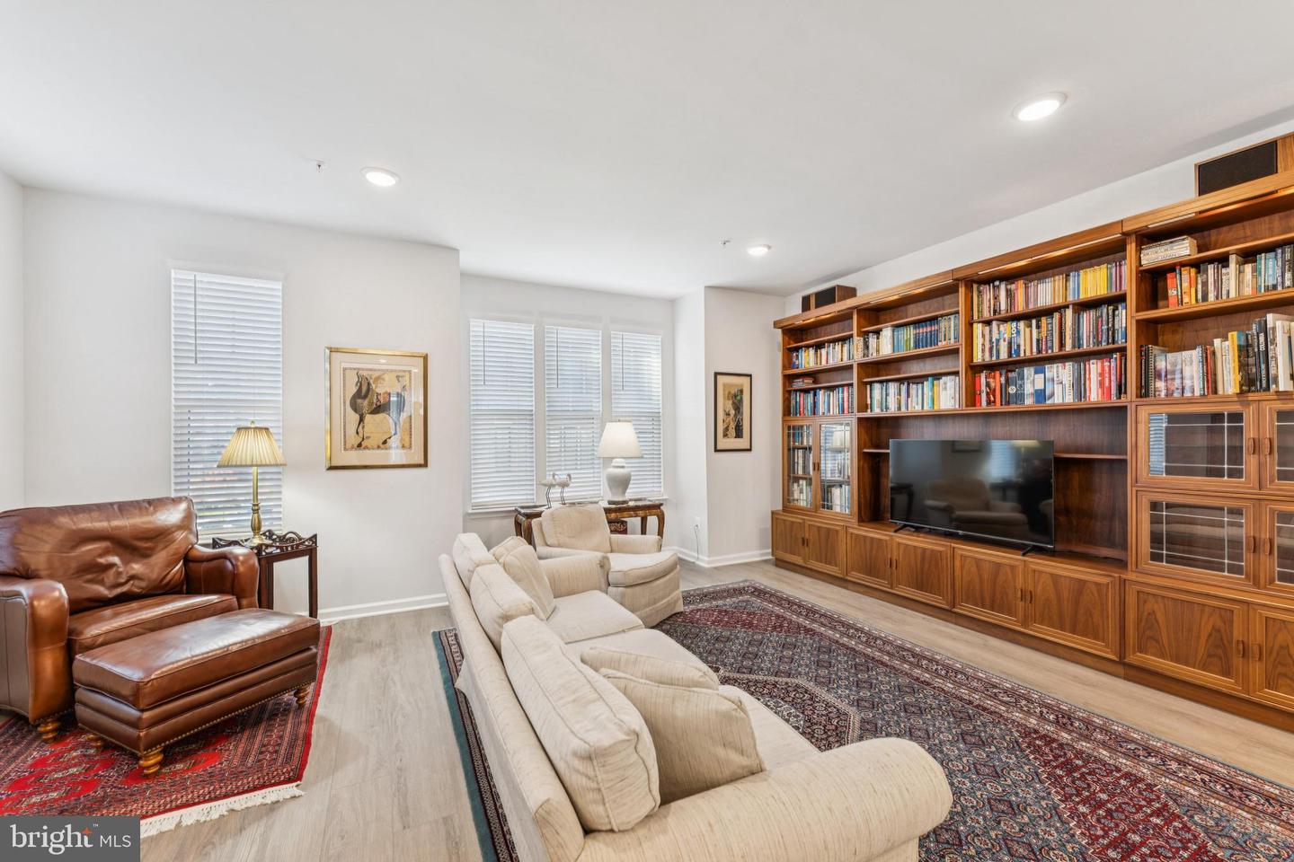 6025 Soho Way Property Photo 5