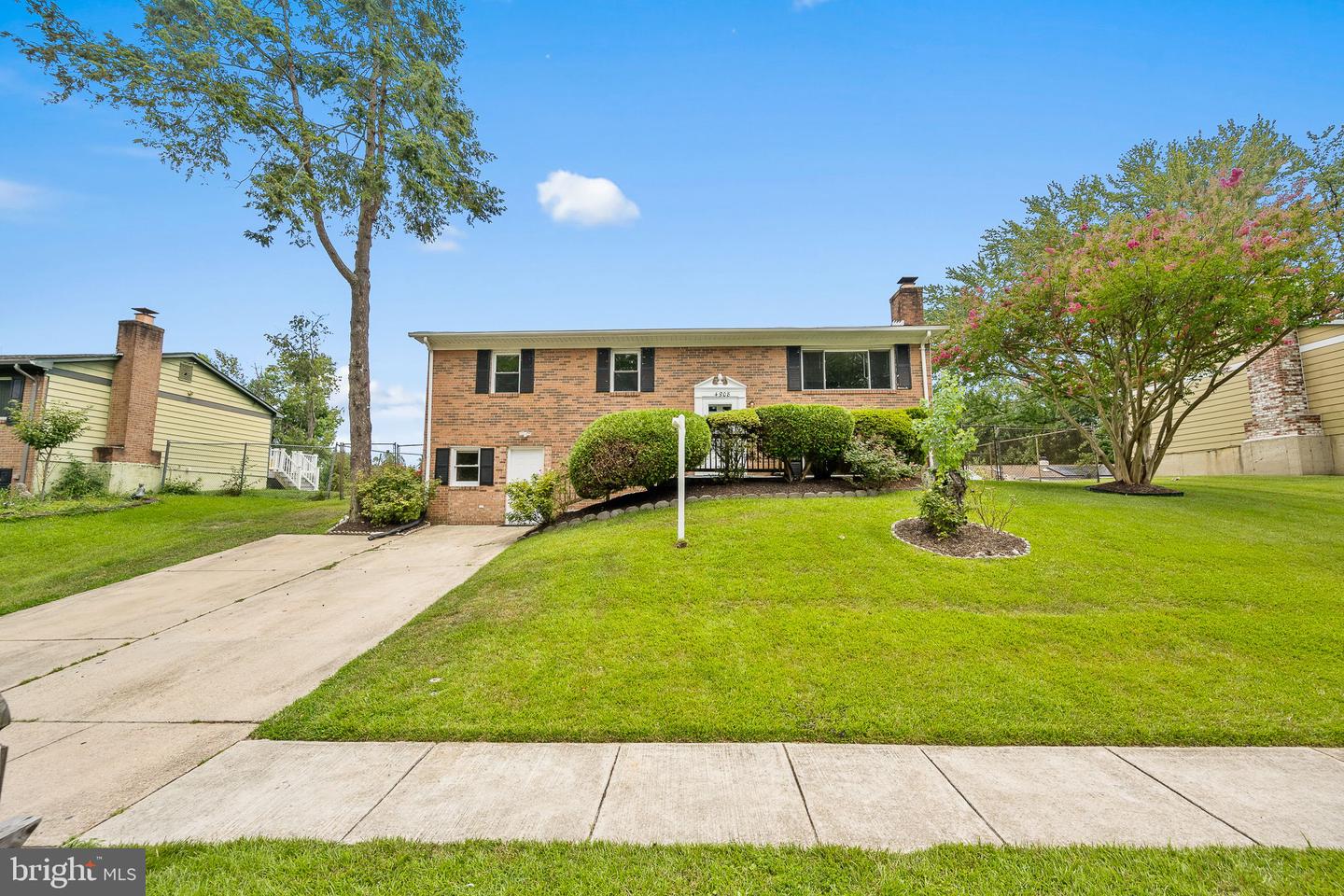 4808 Parkmont Ln Property Photo 1