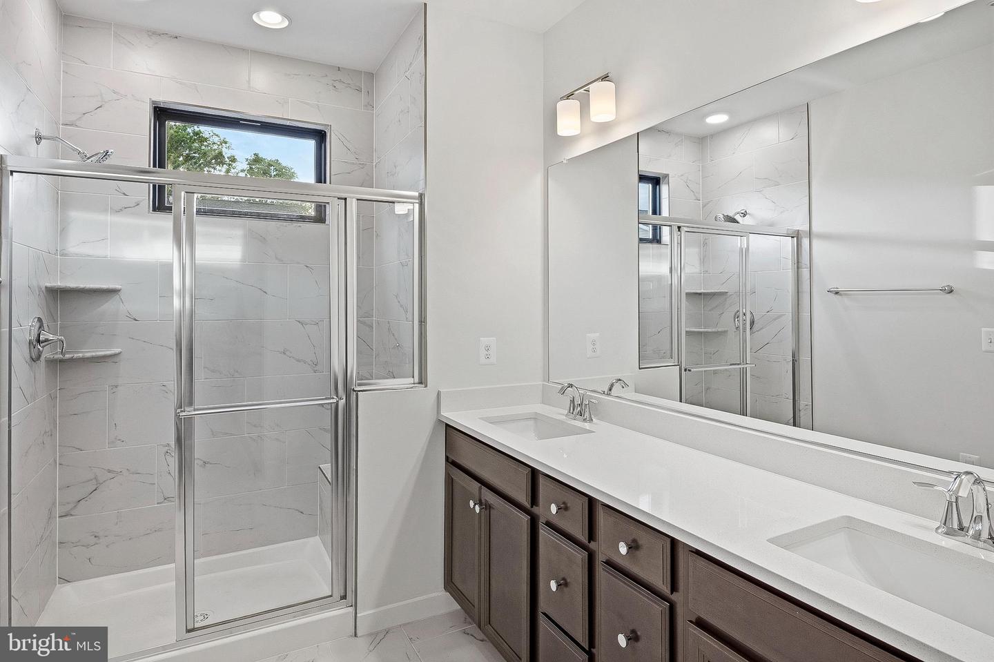5124 Curie Dr Property Photo 6