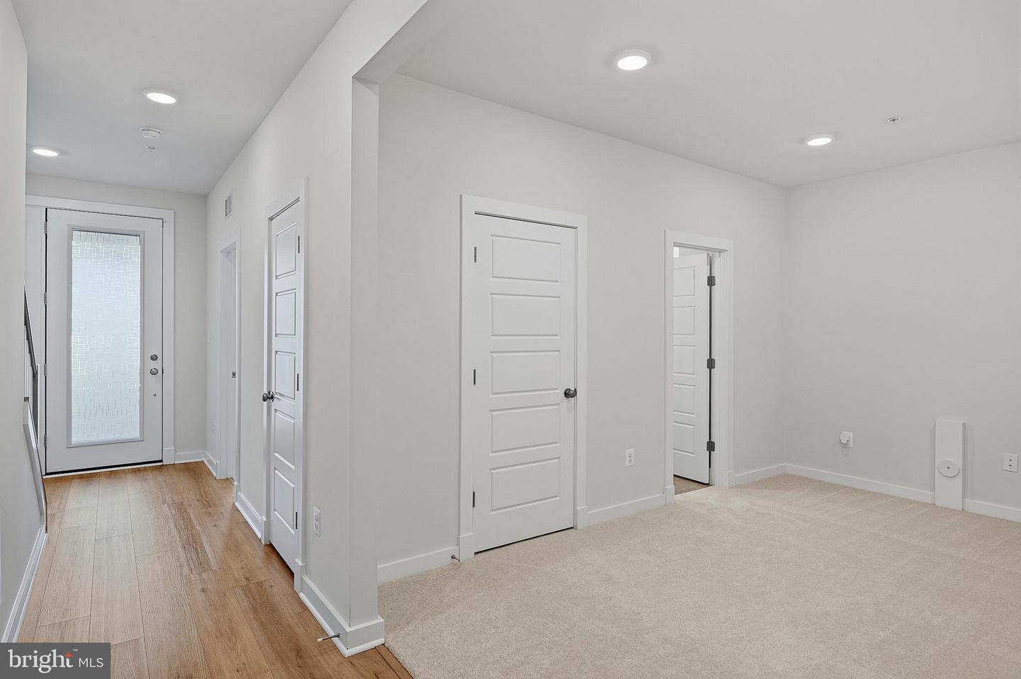 5124 Curie Dr Property Photo 8