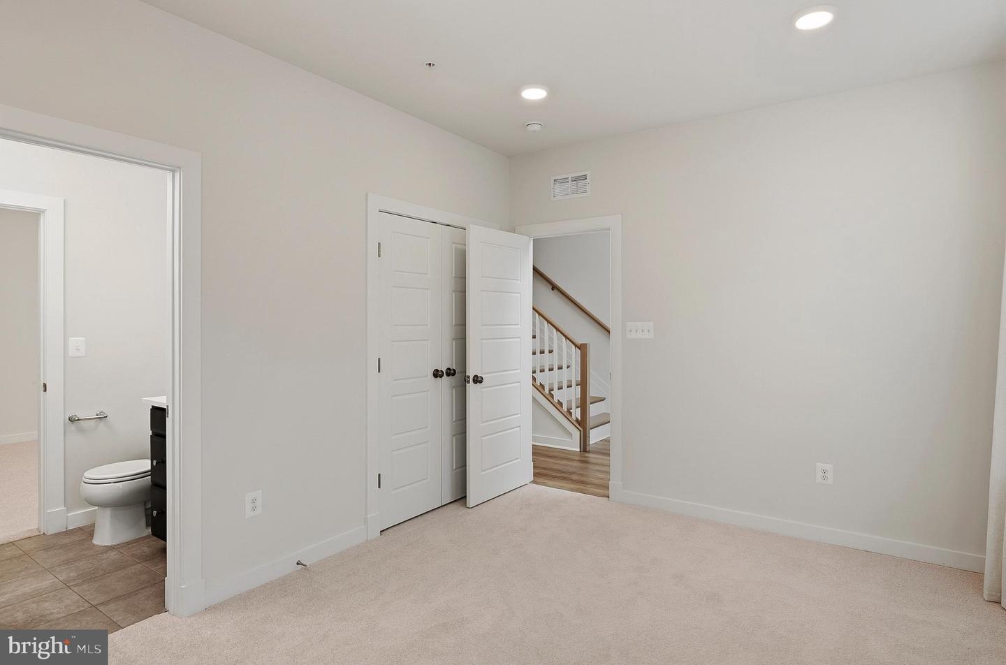 5124 Curie Dr Property Photo 12