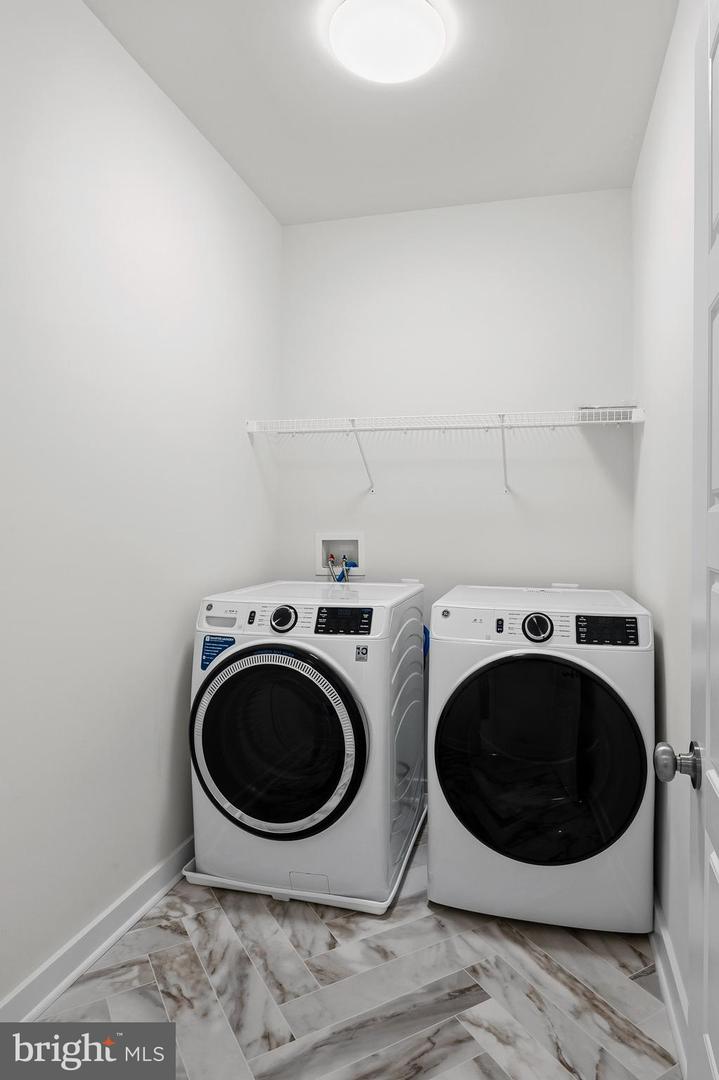 5124 Curie Dr Property Photo 23