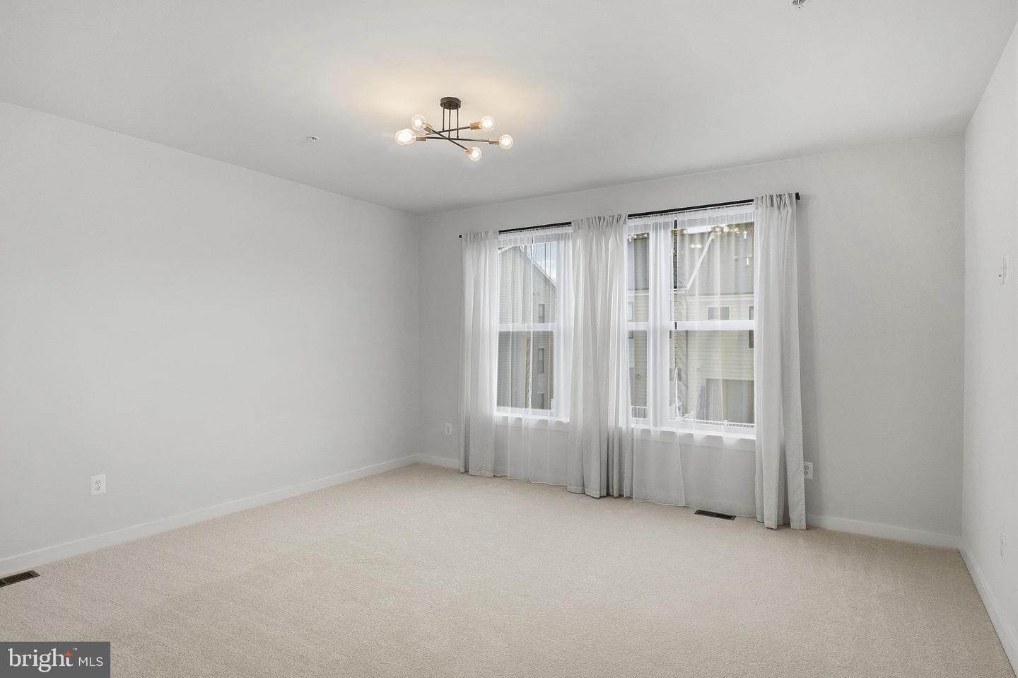5124 Curie Dr Property Photo 24
