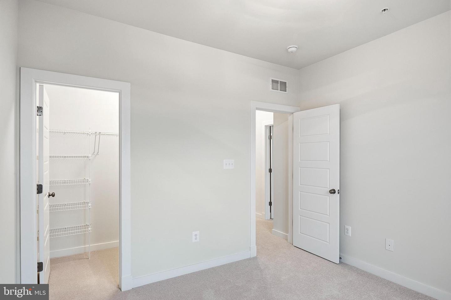 5124 Curie Dr Property Photo 29