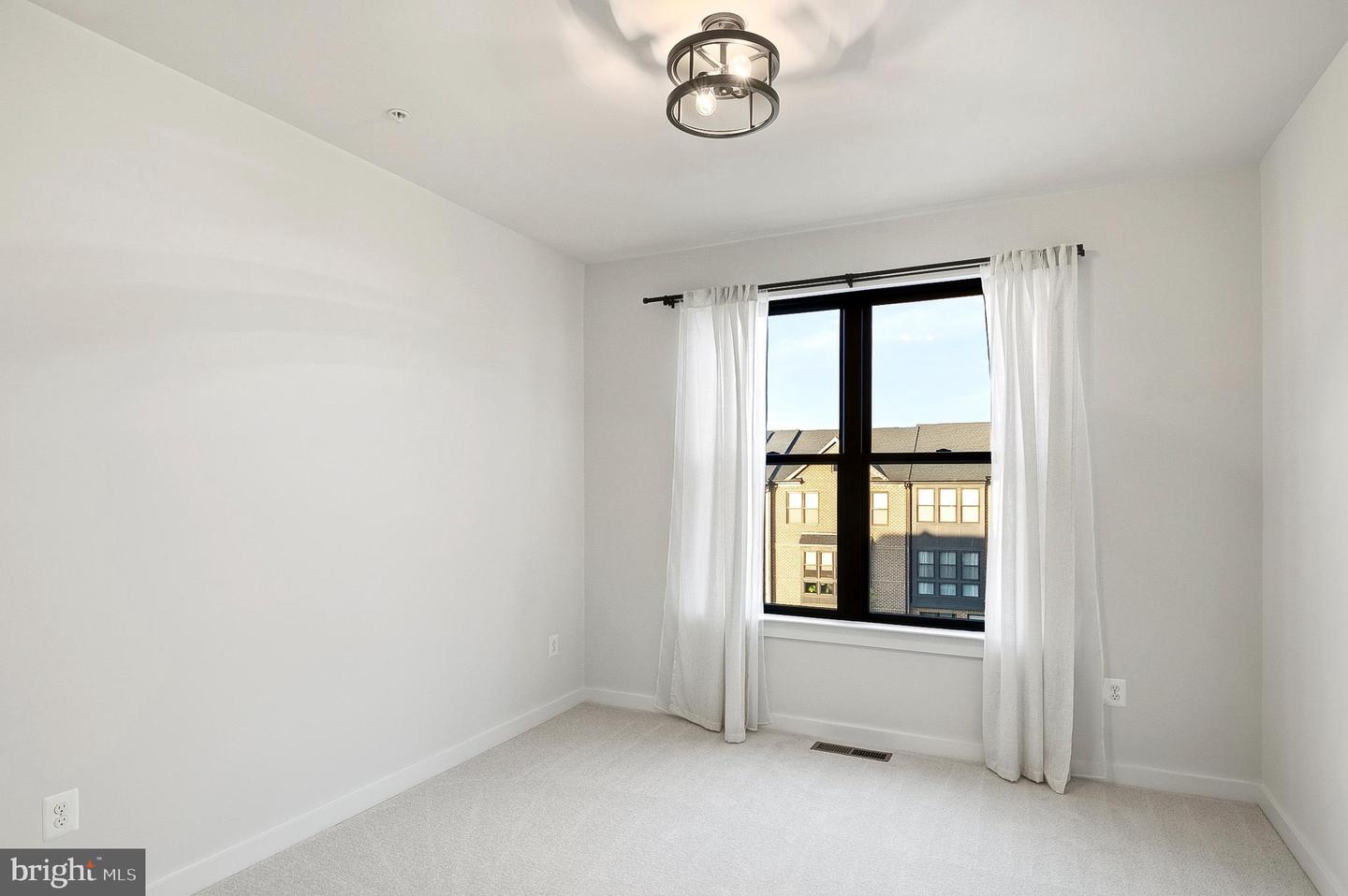 5124 Curie Dr Property Photo 30