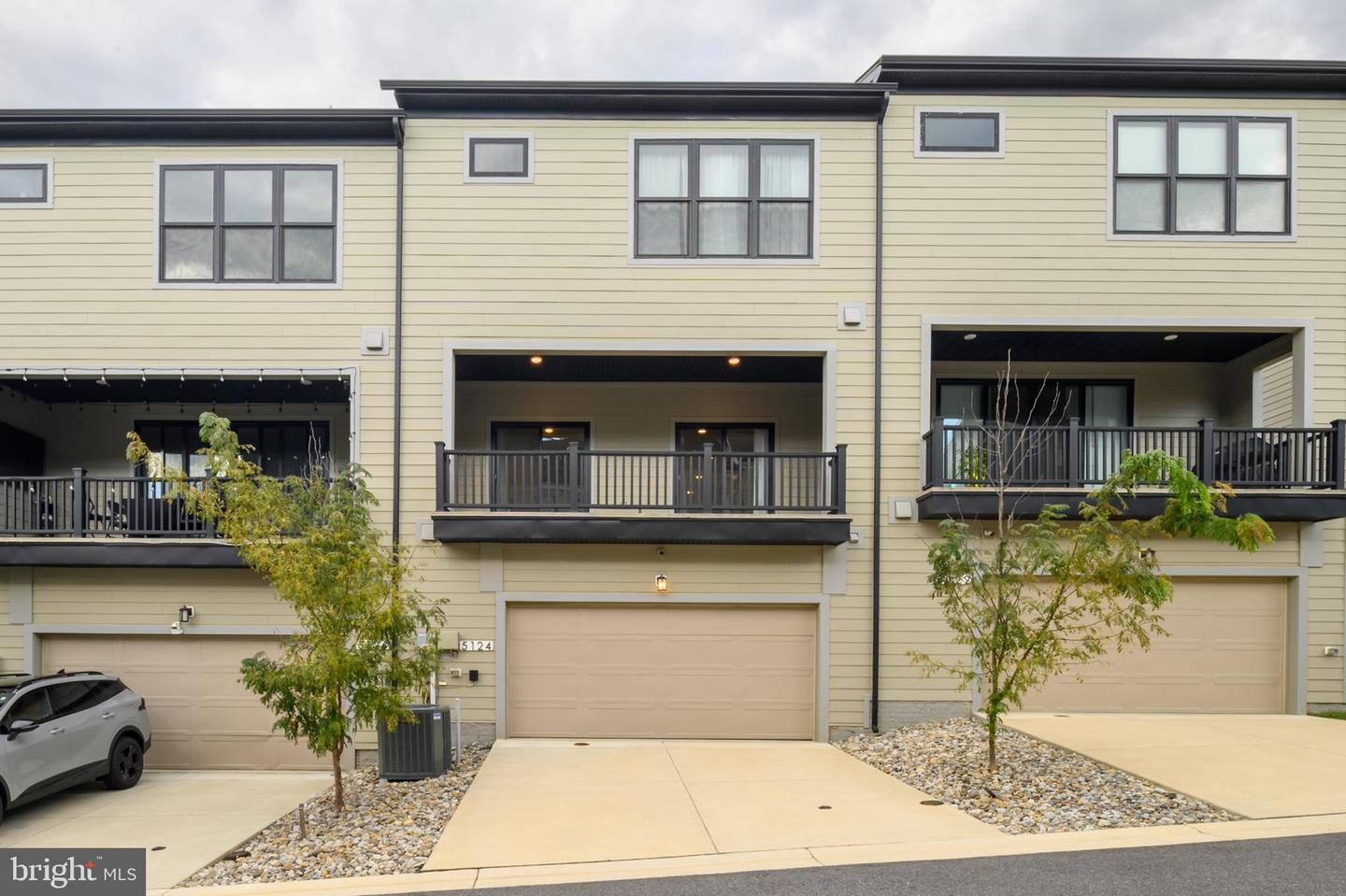 5124 Curie Dr Property Photo 33