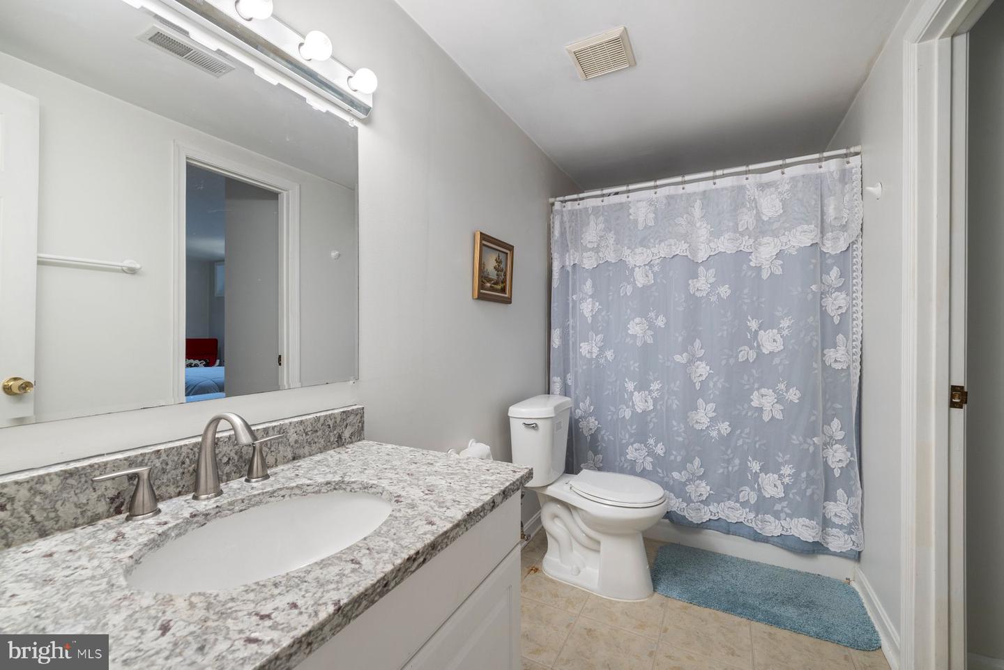 4301 Knott St Property Photo 28