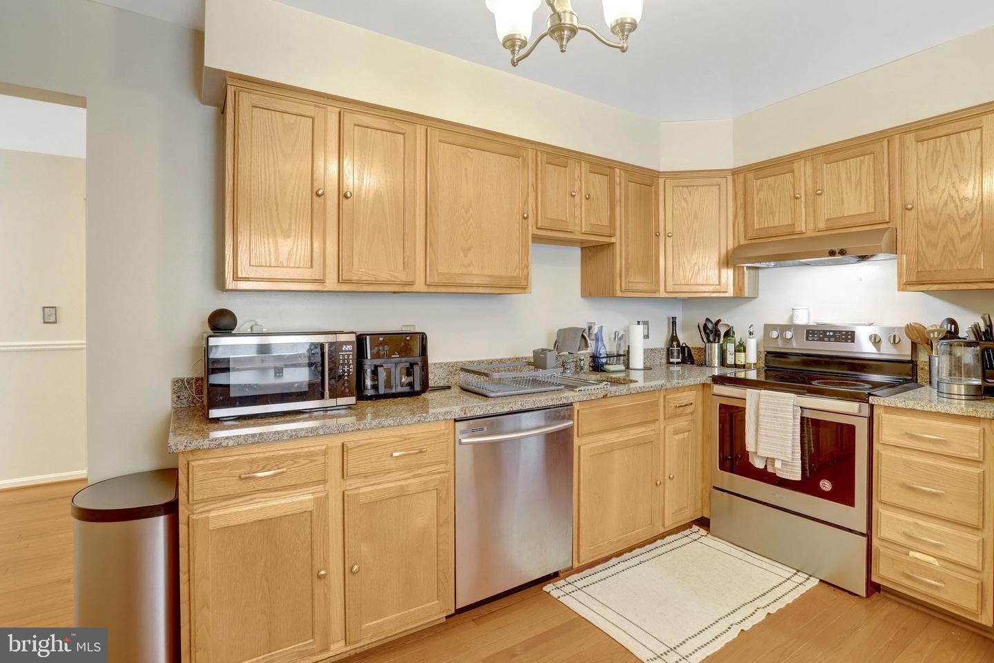 8819 Hardesty Dr Property Photo 3