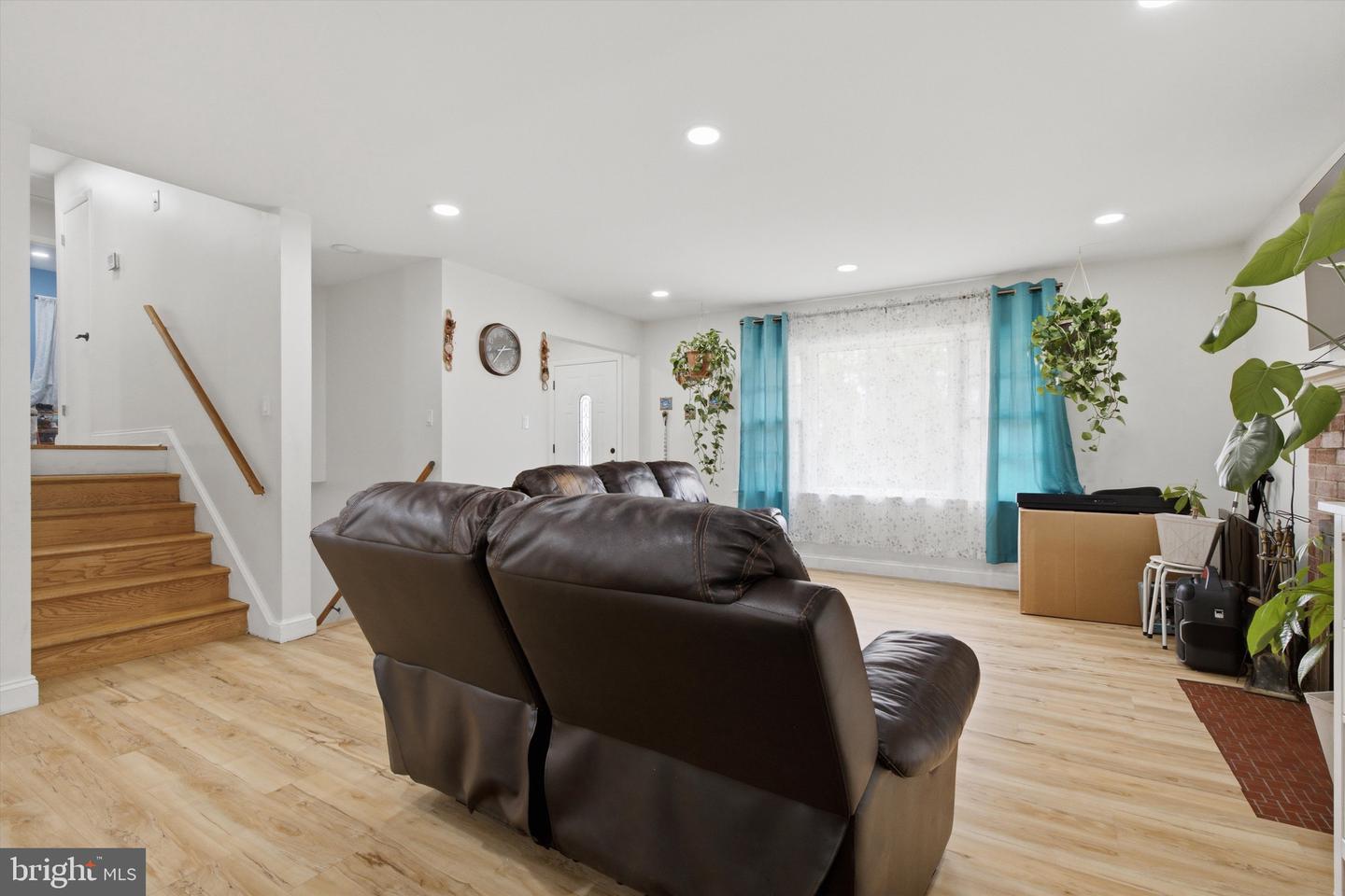 8802 Sterling Property Photo 3