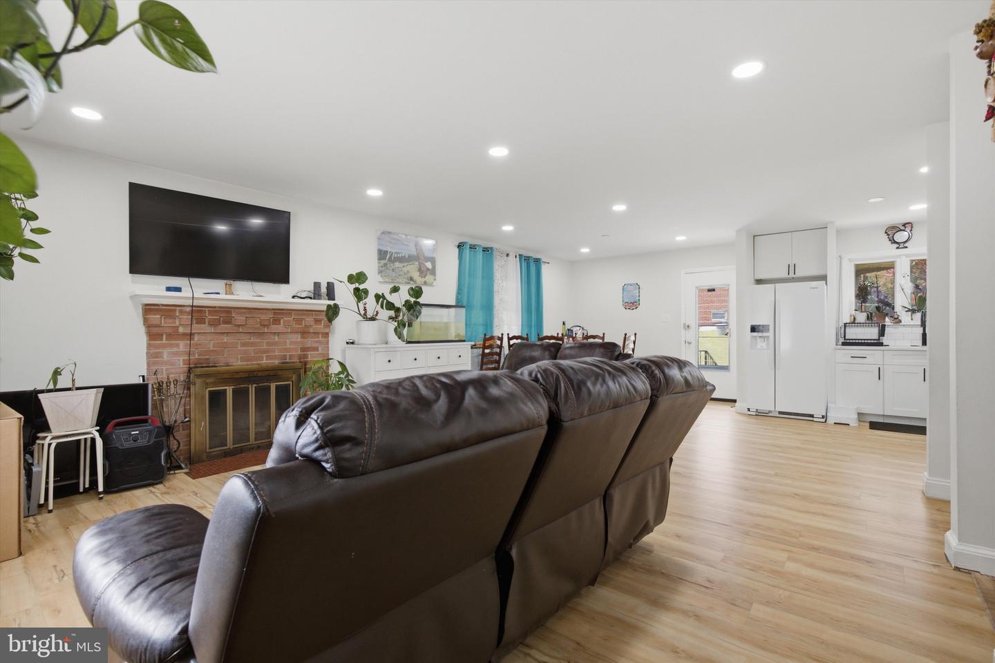 8802 Sterling Property Photo 4