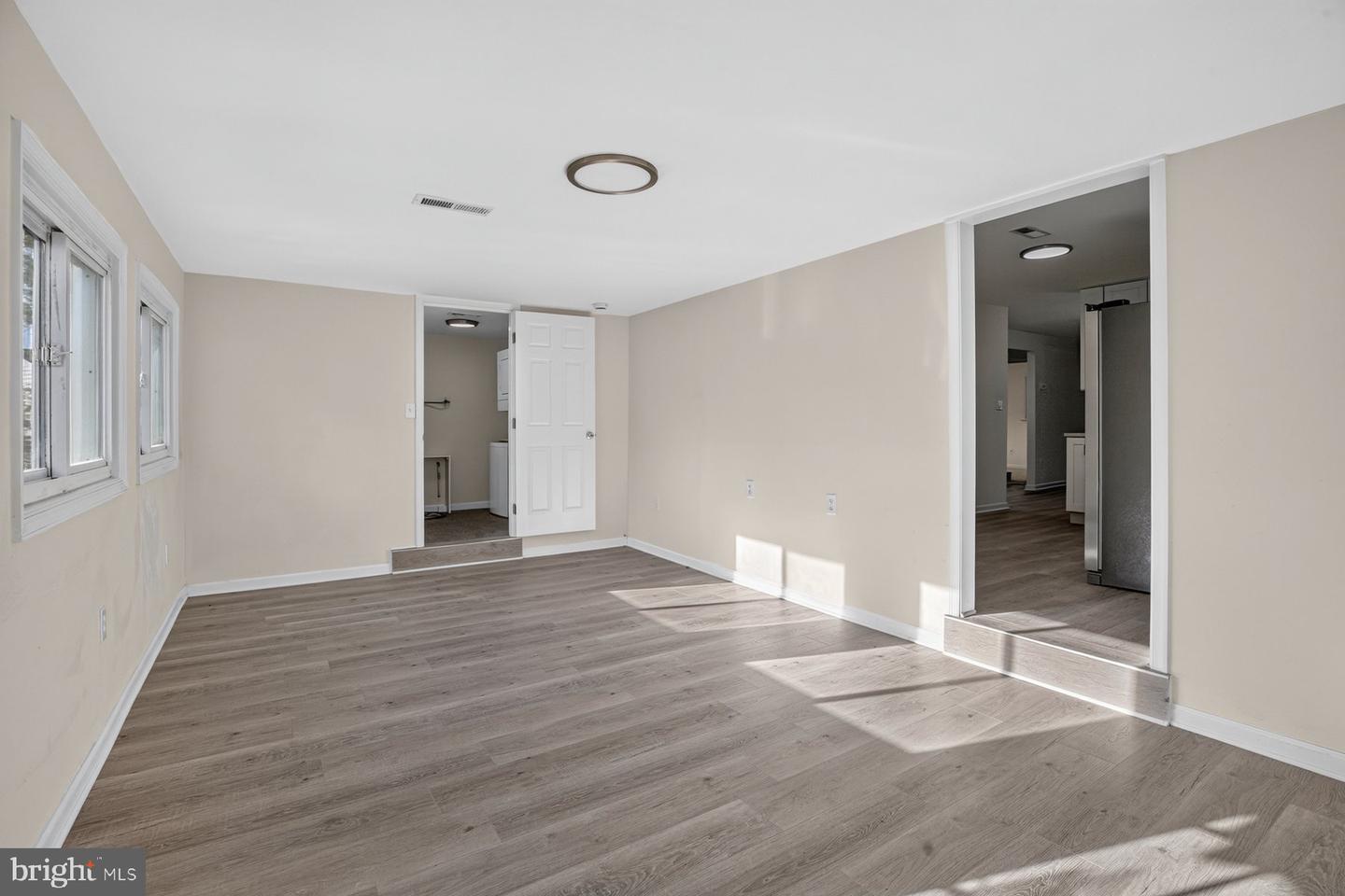 6204 Auth Rd Property Photo 10