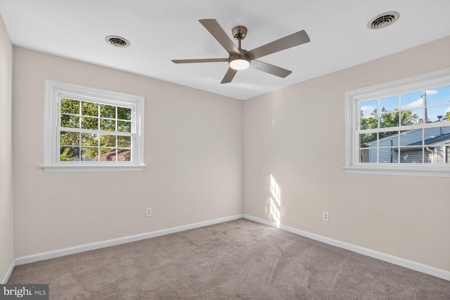 6204 Auth Rd Property Photo 17