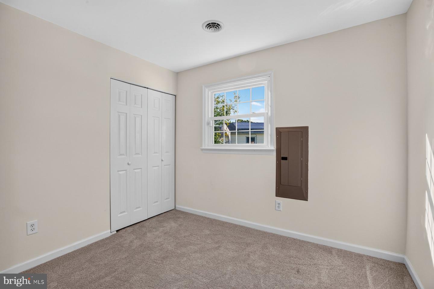 6204 Auth Rd Property Photo 20