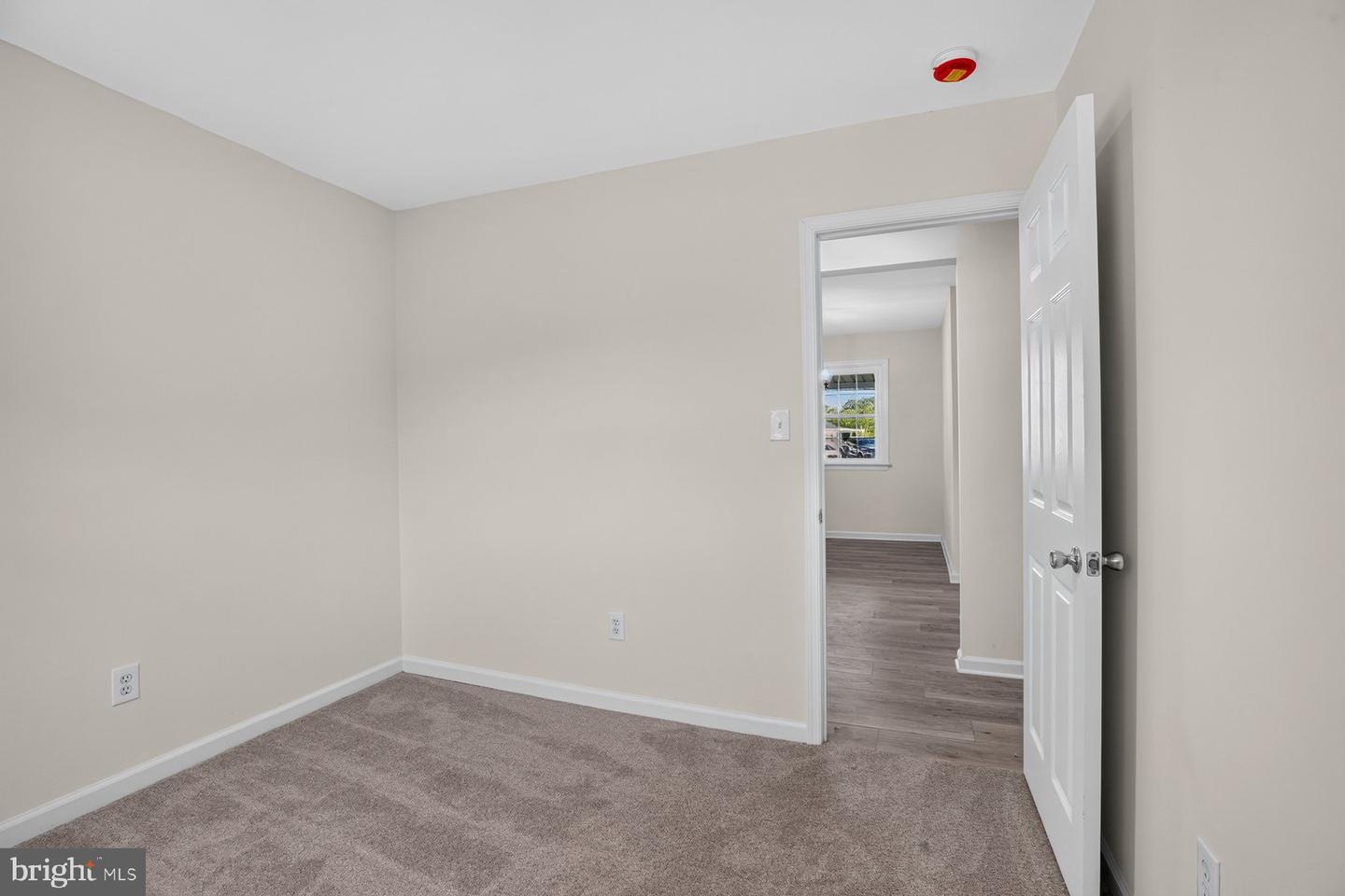 6204 Auth Rd Property Photo 22