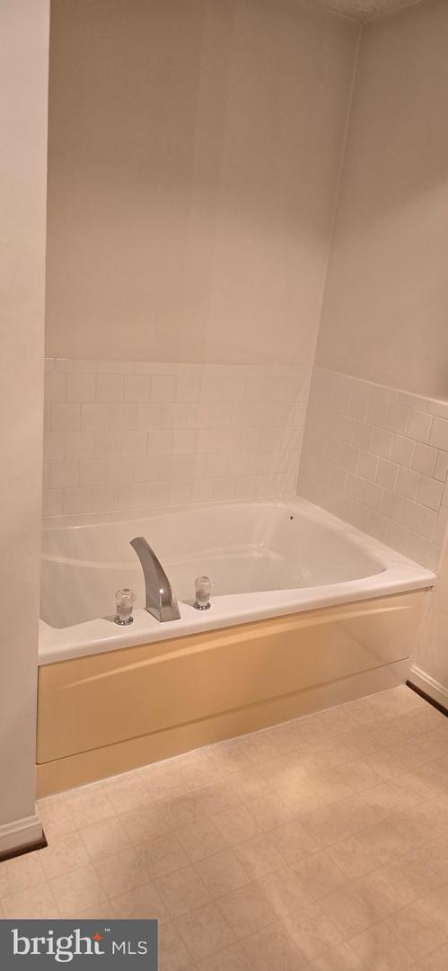3708 Excalibur Ct #302 Property Photo 9