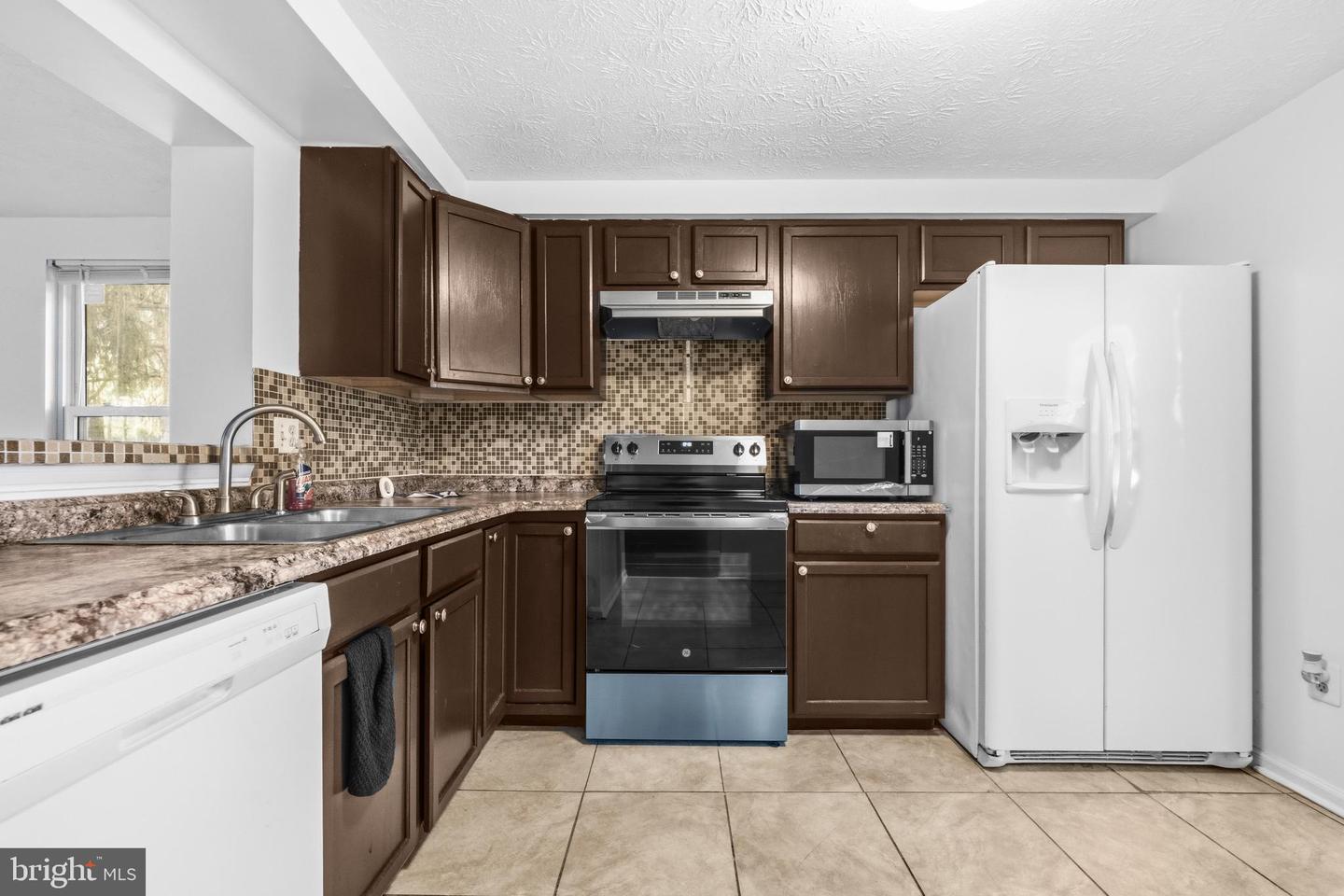 2801 Nestor Ct Property Photo 9