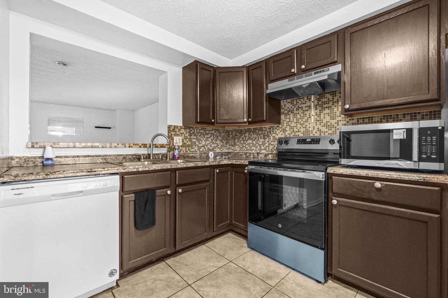 2801 Nestor Ct Property Photo 10