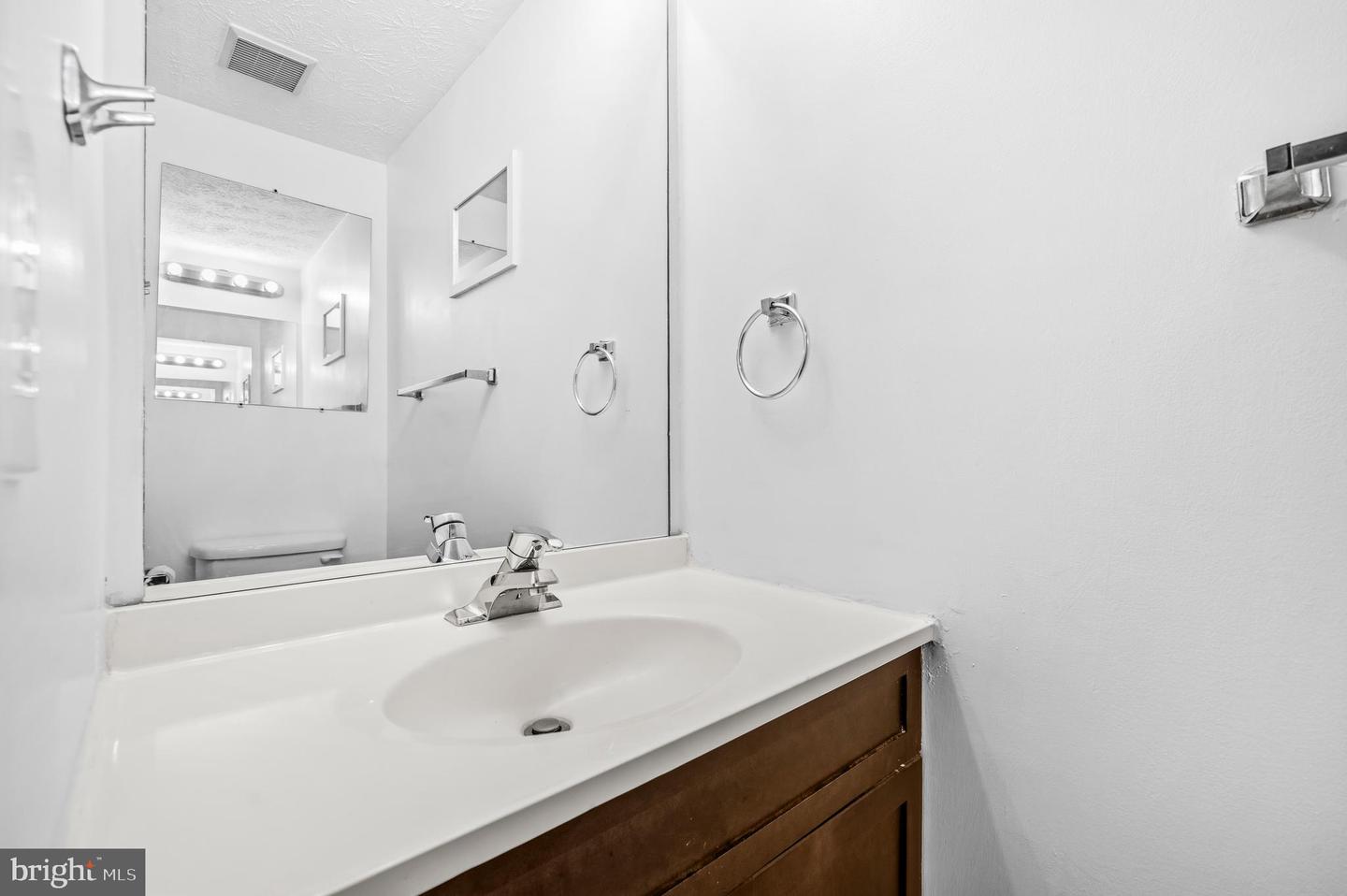 2801 Nestor Ct Property Photo 12