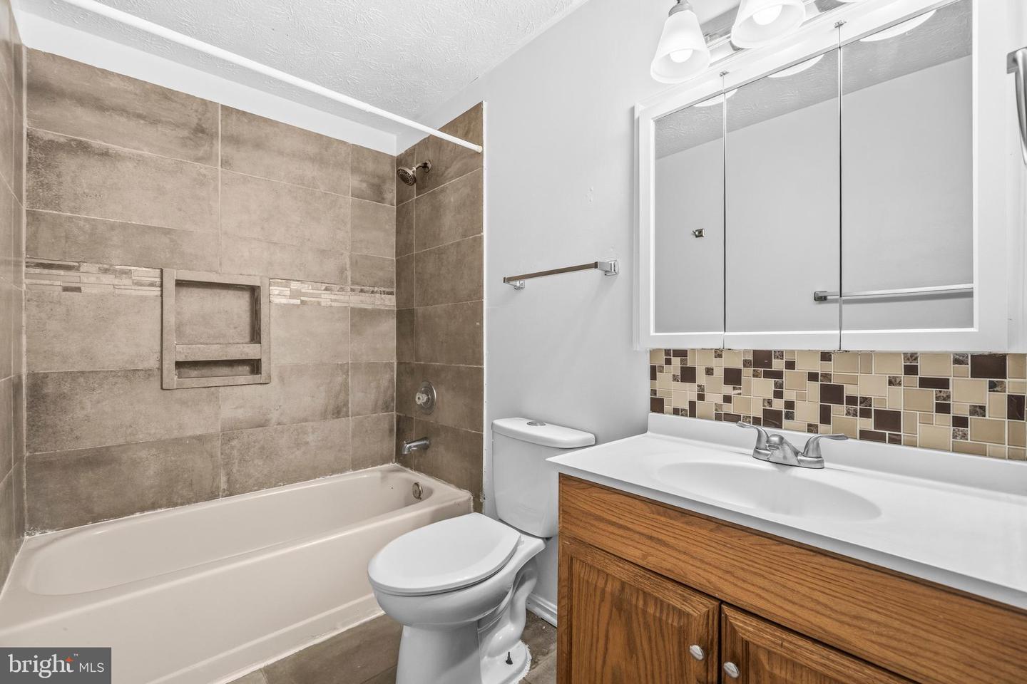 2801 Nestor Ct Property Photo 16