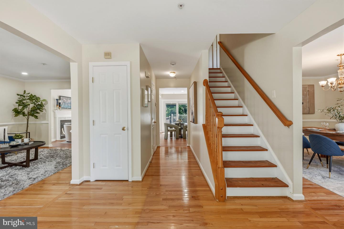7608 Hector Ct Property Photo 3