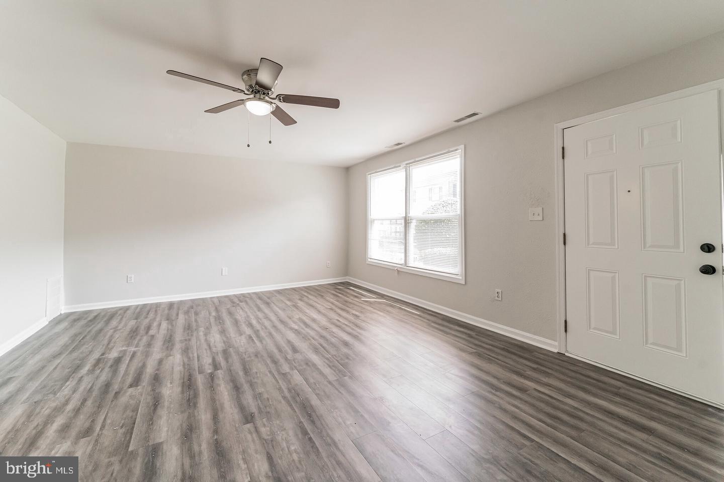 1865 Addison Rd S Property Photo 2