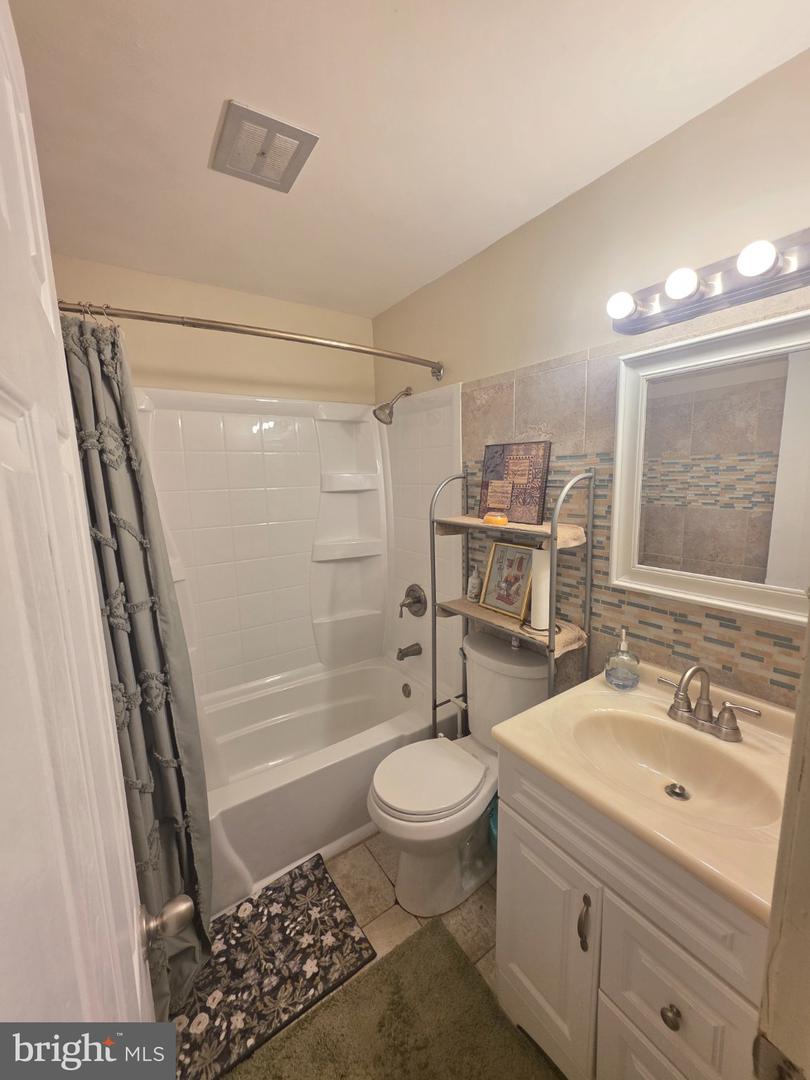 9807 Churchill Dr Property Photo 17