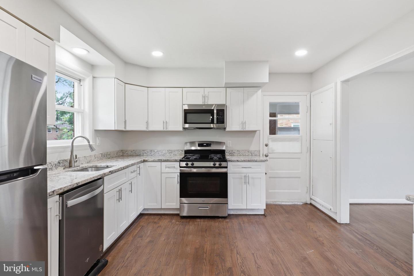 6915 Briarcliff Dr Property Photo 4