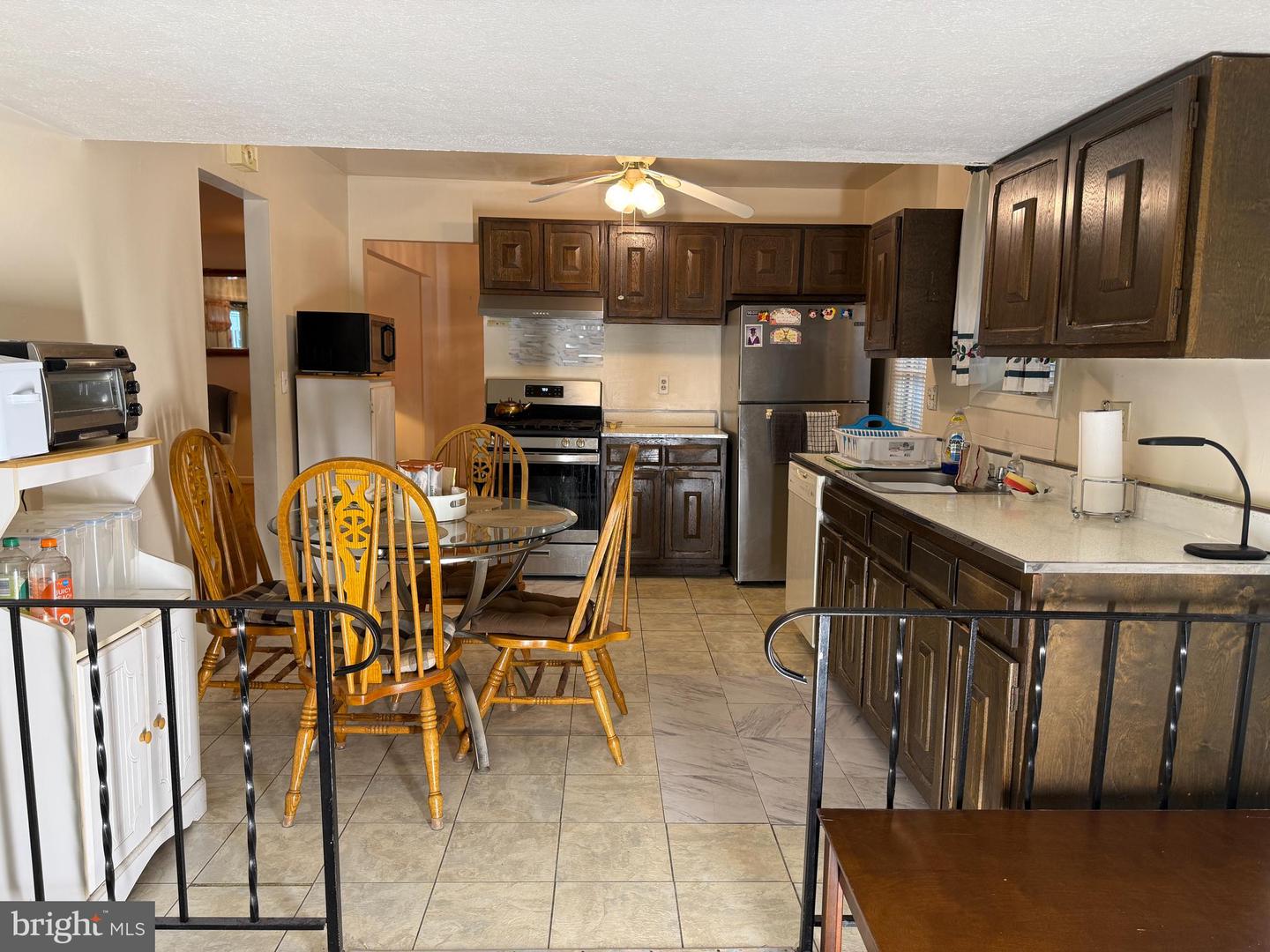1411 Fernhill Ct Property Photo 5