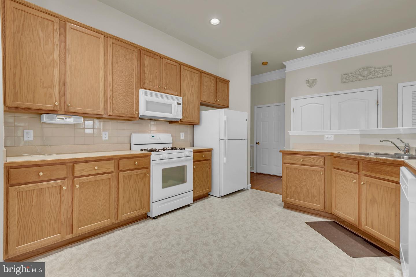 9903 Stonewood Ct Property Photo 4