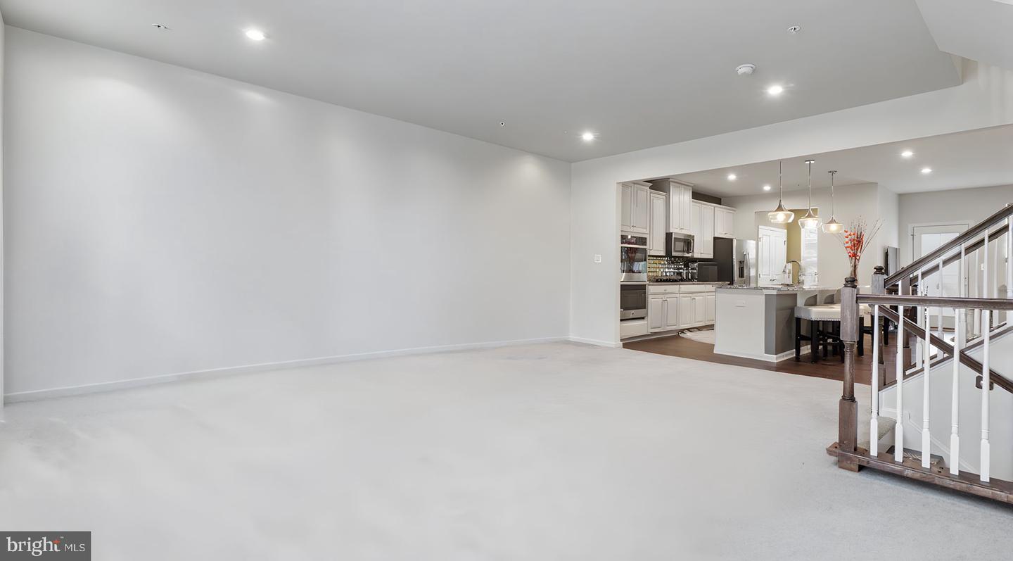 10010 Dorsey Ln Property Photo 14