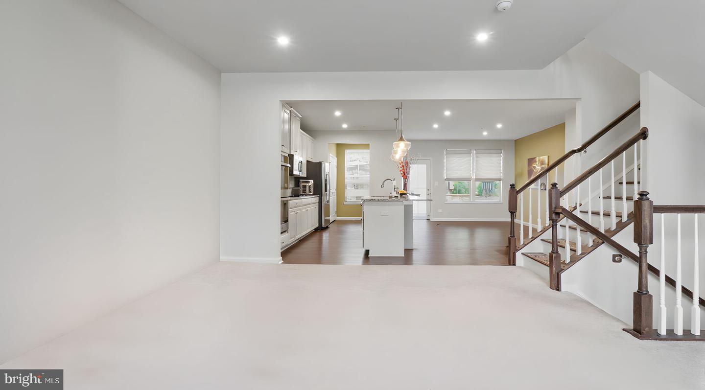 10010 Dorsey Ln Property Photo 16