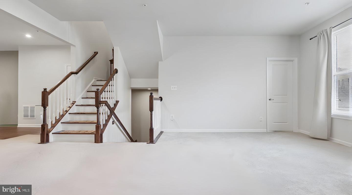 10010 Dorsey Ln Property Photo 17