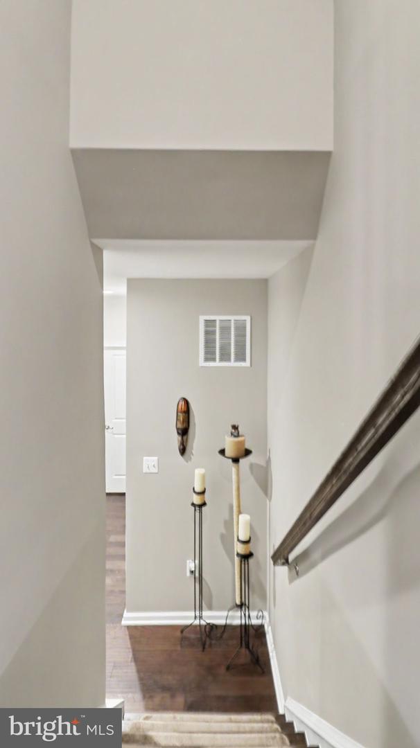 10010 Dorsey Ln Property Photo 38