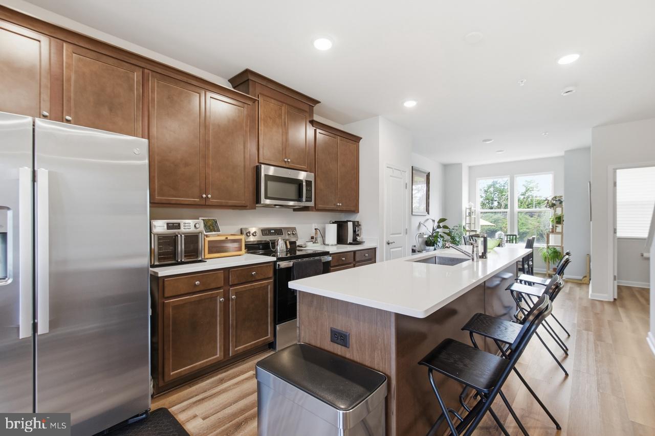 3469 Carnaby St Property Photo 4