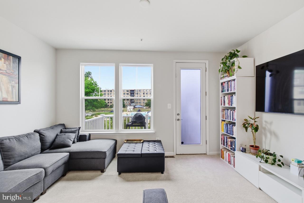 3469 Carnaby St Property Photo 12
