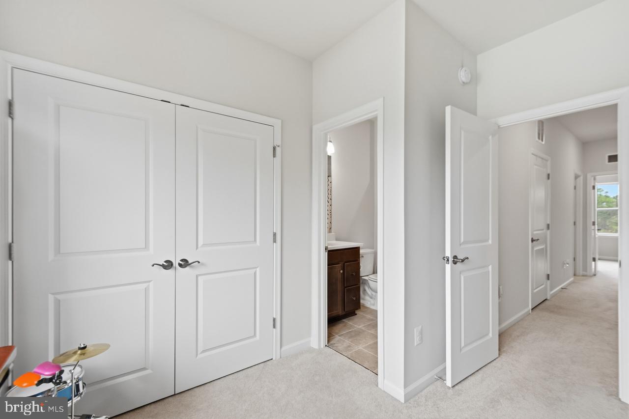 3469 Carnaby St Property Photo 23
