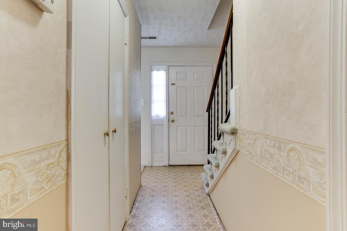9018 Cheval Ln Property Photo 5
