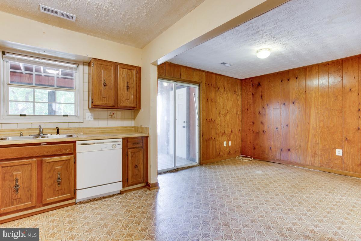 9018 Cheval Ln Property Photo 10