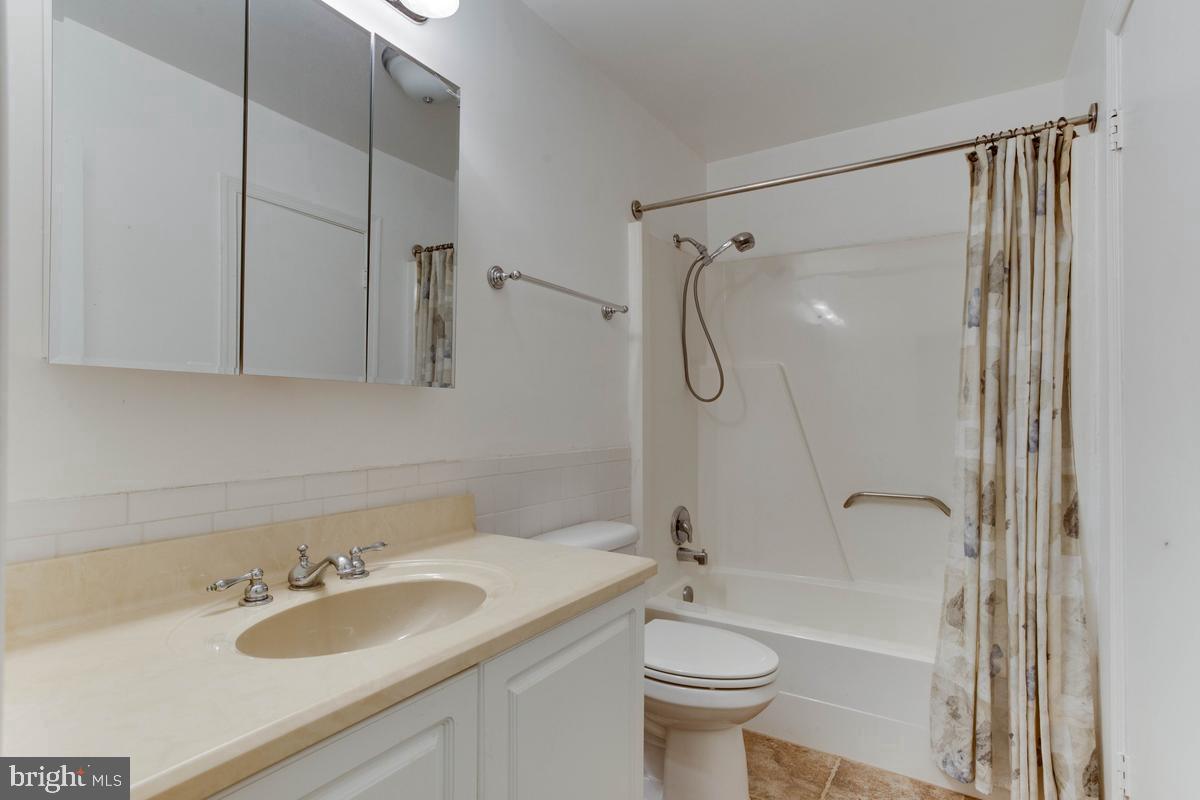 9018 Cheval Ln Property Photo 19
