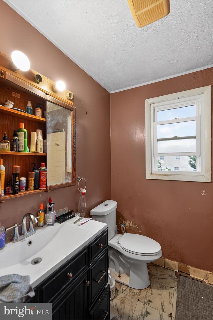 1310 Alberta Dr Property Photo 20