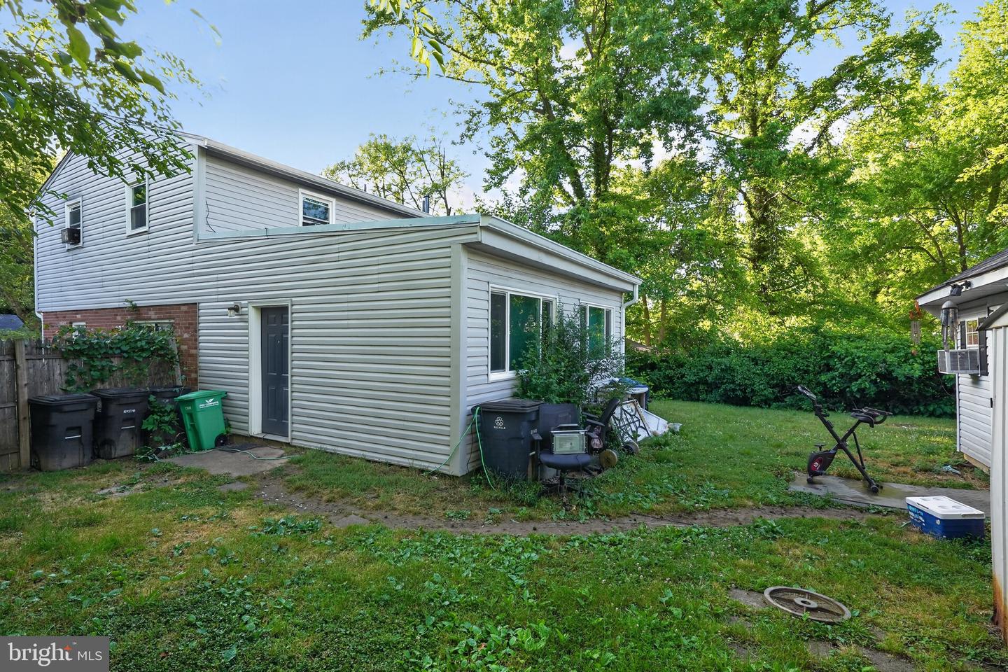 1310 Alberta Dr Property Photo 28