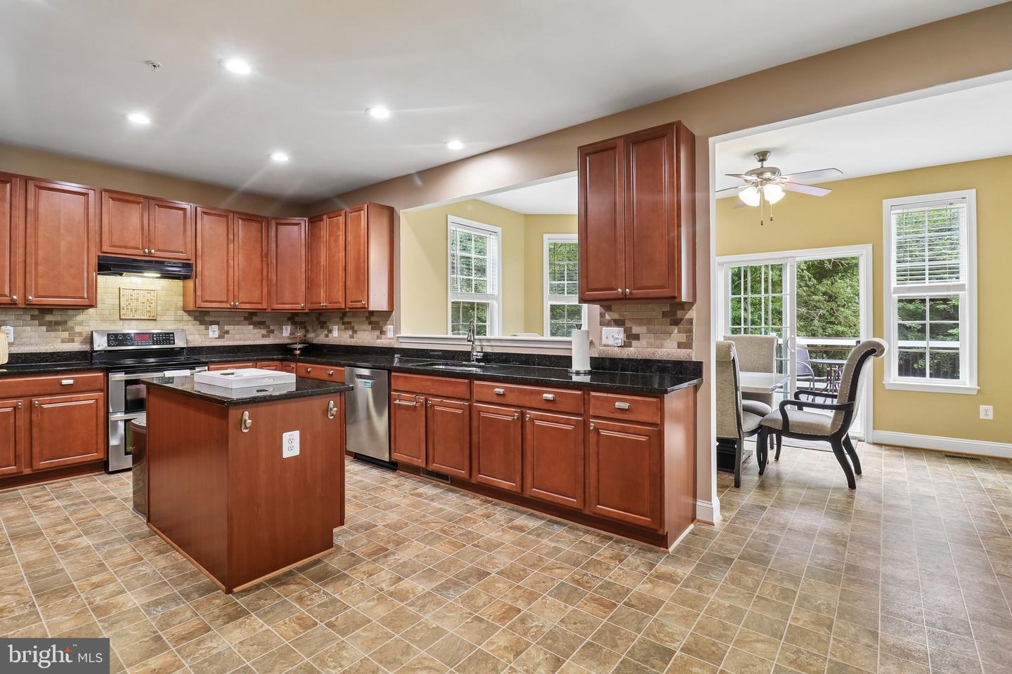 1613 Braemar Ct Property Photo 25