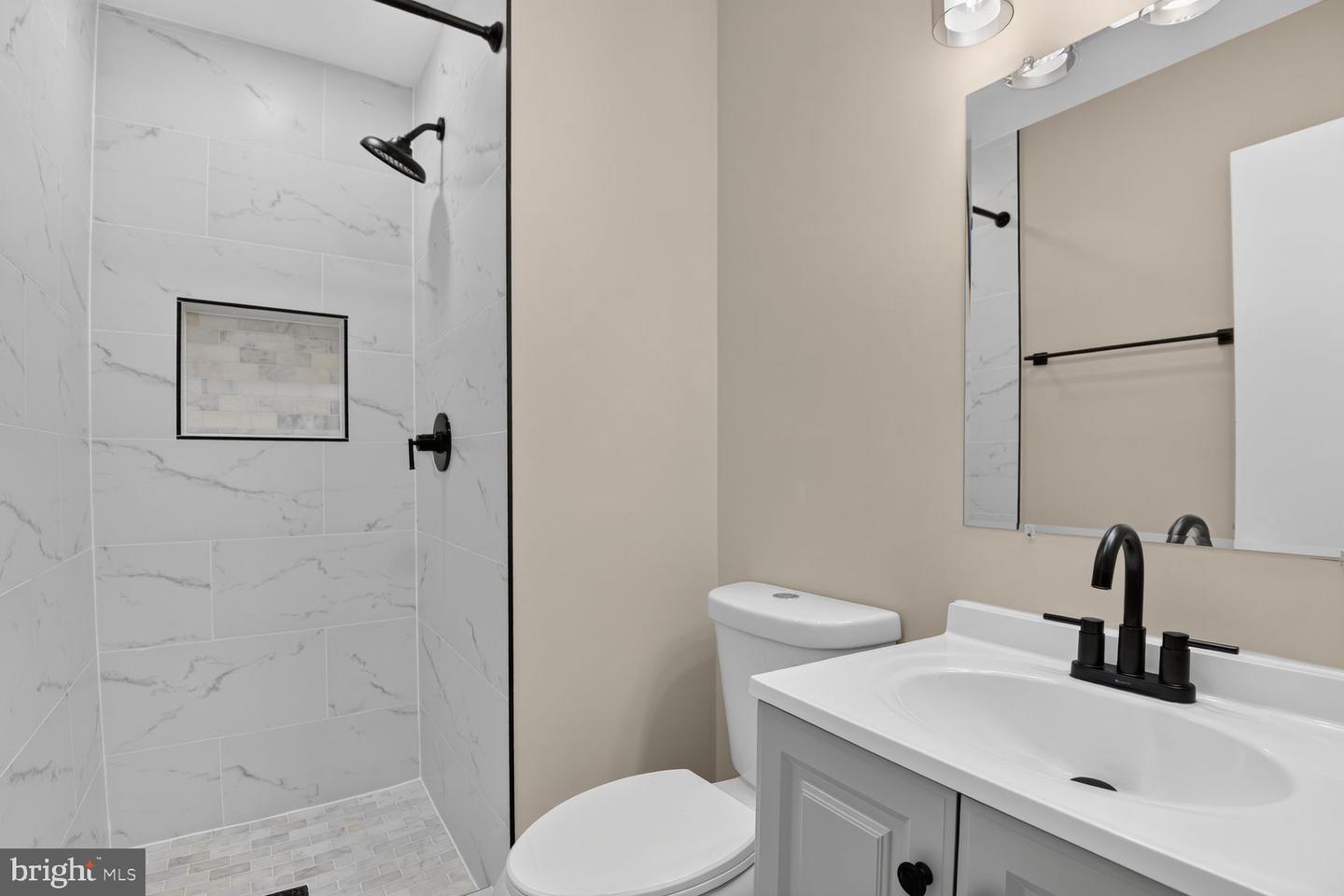 9015 Congress Pl Property Photo 8