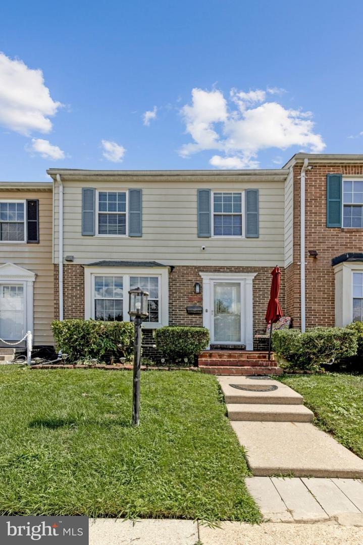 1640 Tulip Property Photo 1