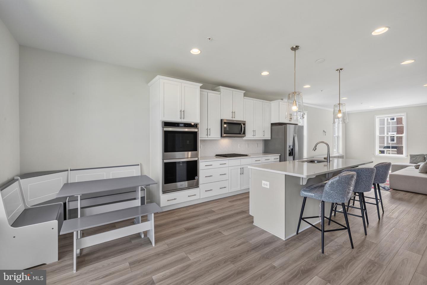 1042 High Point Trl Property Photo 15