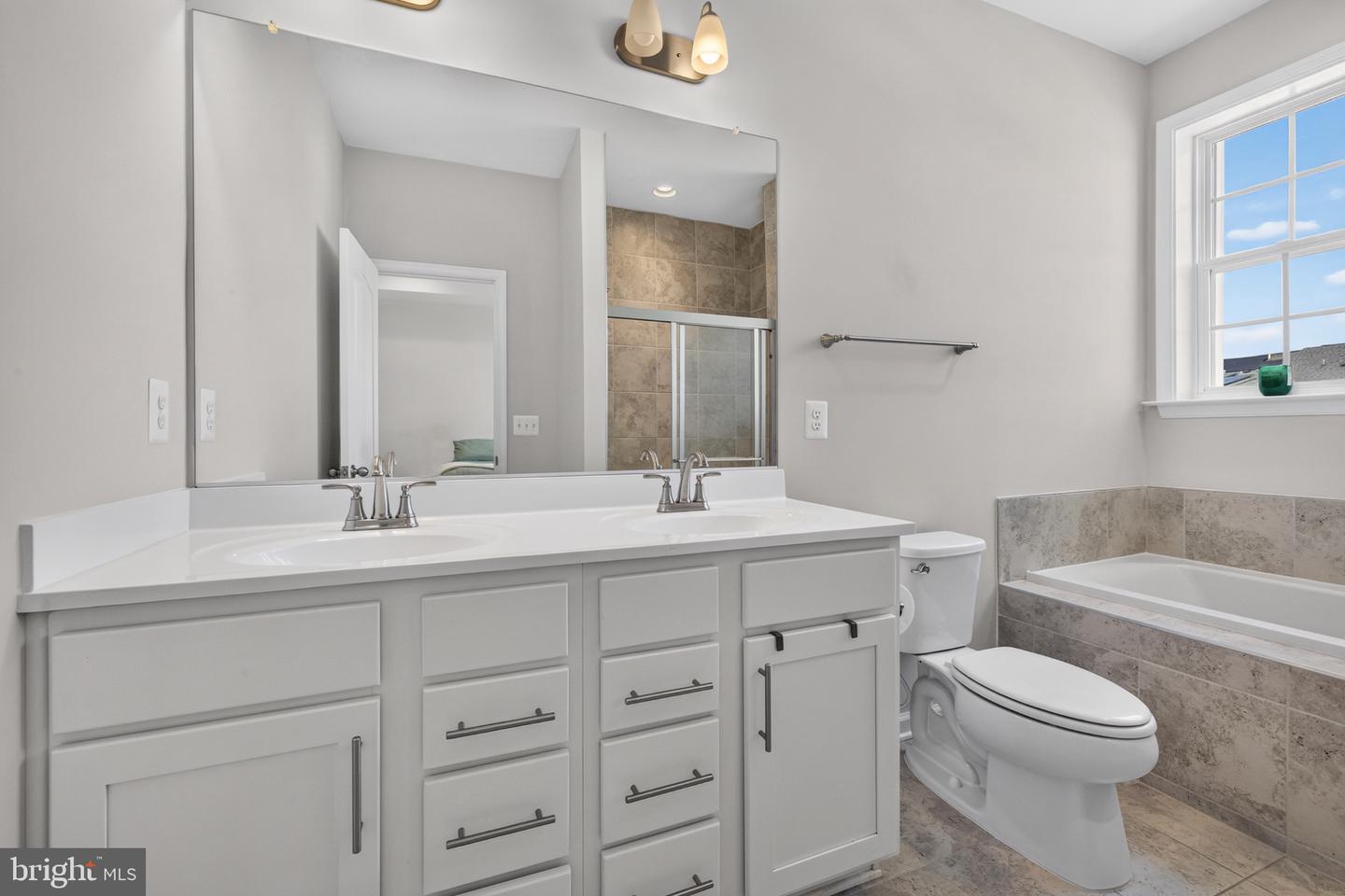 1042 High Point Trl Property Photo 35