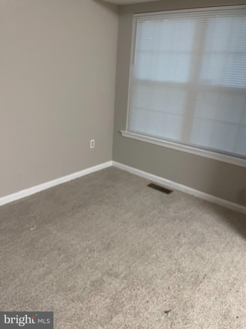 16046 Elegant Property Photo 7