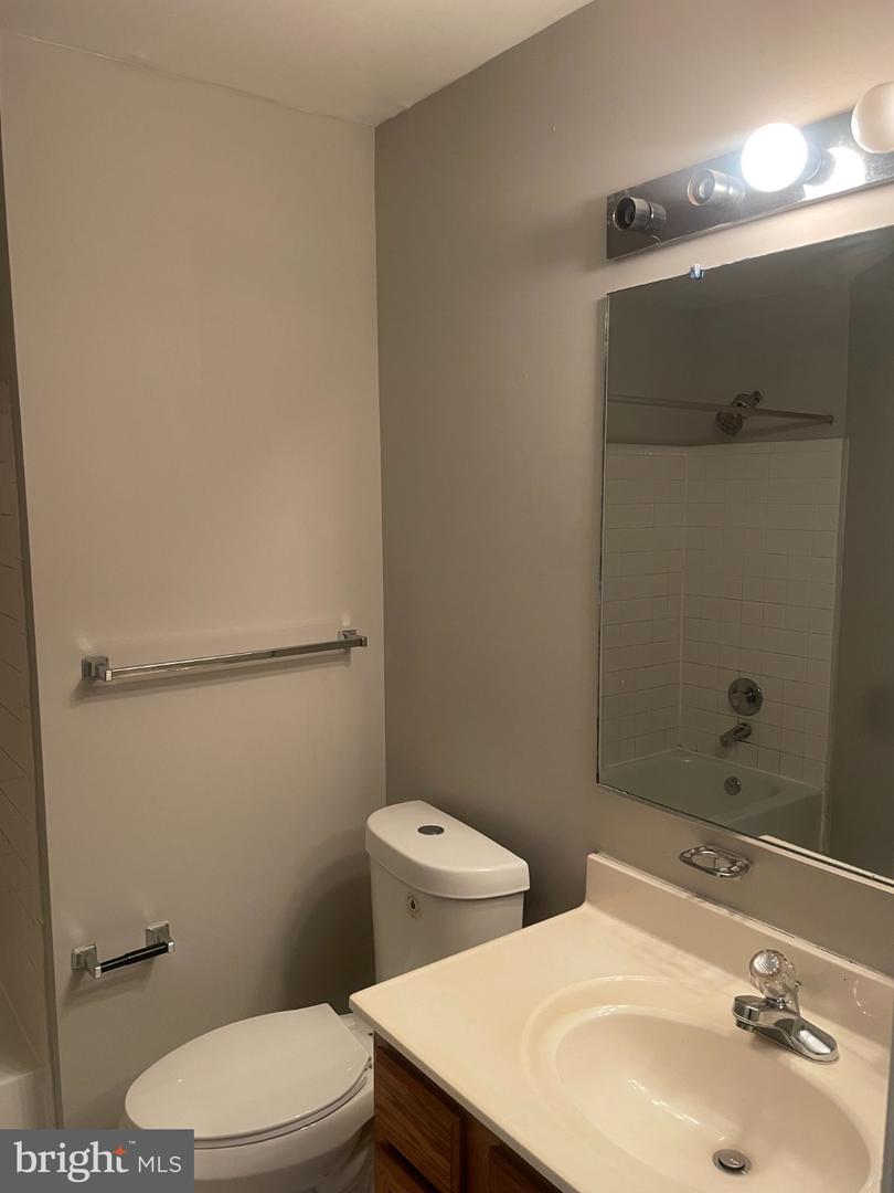 16046 Elegant Property Photo 14